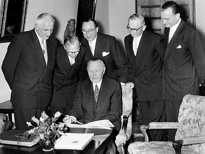 Besuch einer Mayener Delegation bei Bundeskanzler Dr. Adenauer, an der Spitze Bürgermeister Dr. Dahmen.